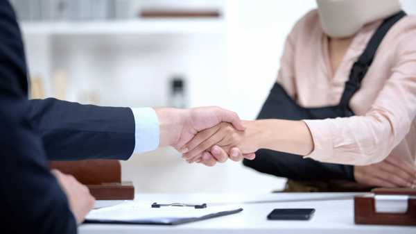 How to Choose the Best Workers' Comp Lawyer After a Workplace Injury